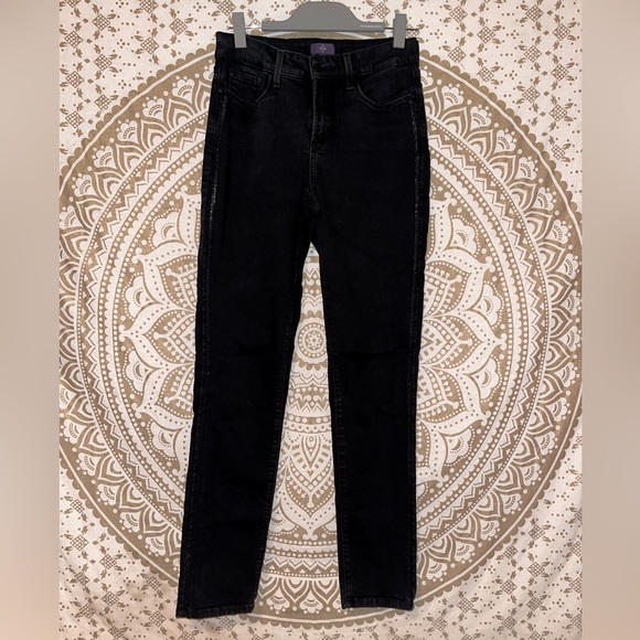 NYDJ Denim - “NYDJ” LADIES BLACK JEGGINGS, CUTE BLACK SEQUINED EMBELLISHMENT DOWN LEG, SIZE 4